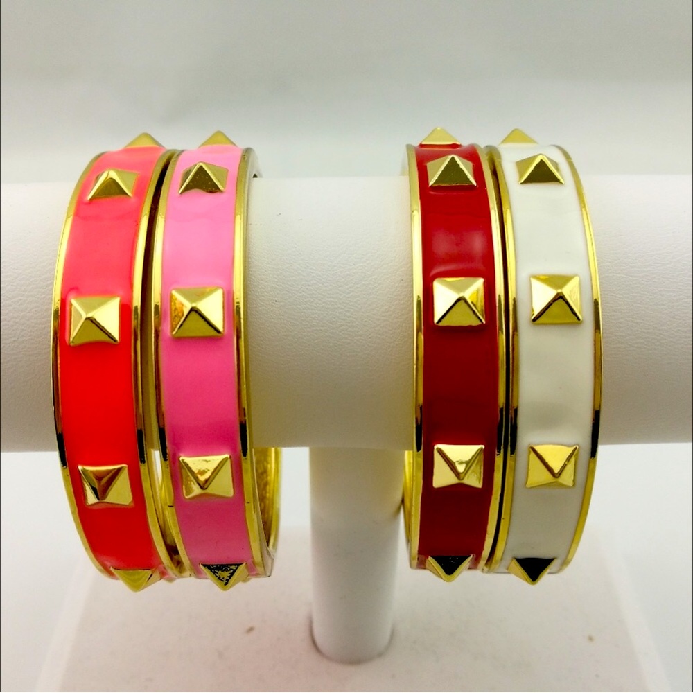 Acrylic Gold Stud Hinge Bracelet Women Color Pink - Picture 5 of 6